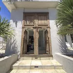 Mimar L Villa *