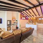 Mimar L Villa