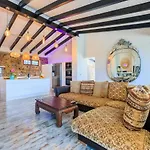 Mimar L Villa *
