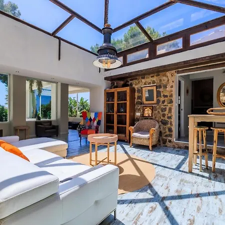 Mimar L Villa