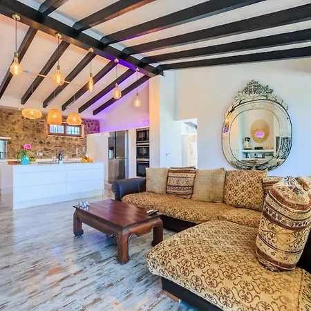Mimar L Villa *